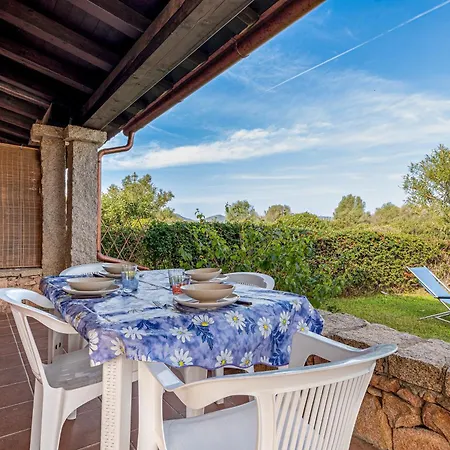 Bilo A 800mt Dall'isuledda Tatil Evi *